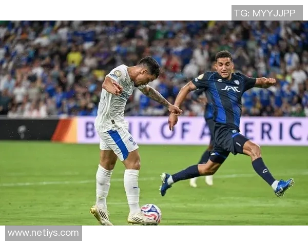 利雅得纳斯尔与多哈的激烈对决揭示足球新格局与未来发展潜力 利雅得纳斯尔与多哈的激烈对决揭示足球新格局与未来发展潜力